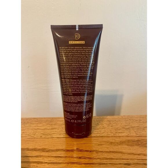 He Shi Day to Day Gradual Tan 200ml Light For him Her Tan Extender Moisturizer - Picture 4 of 7